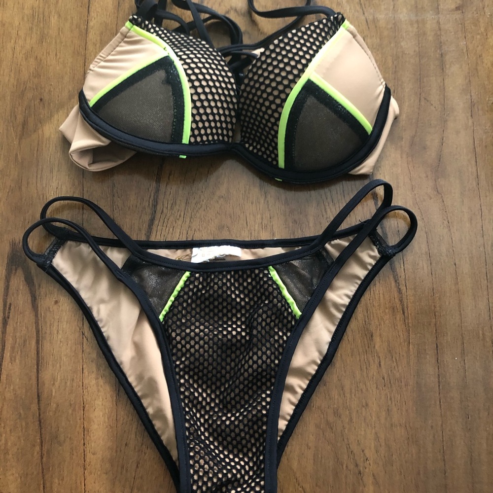 Beach bunny bikini